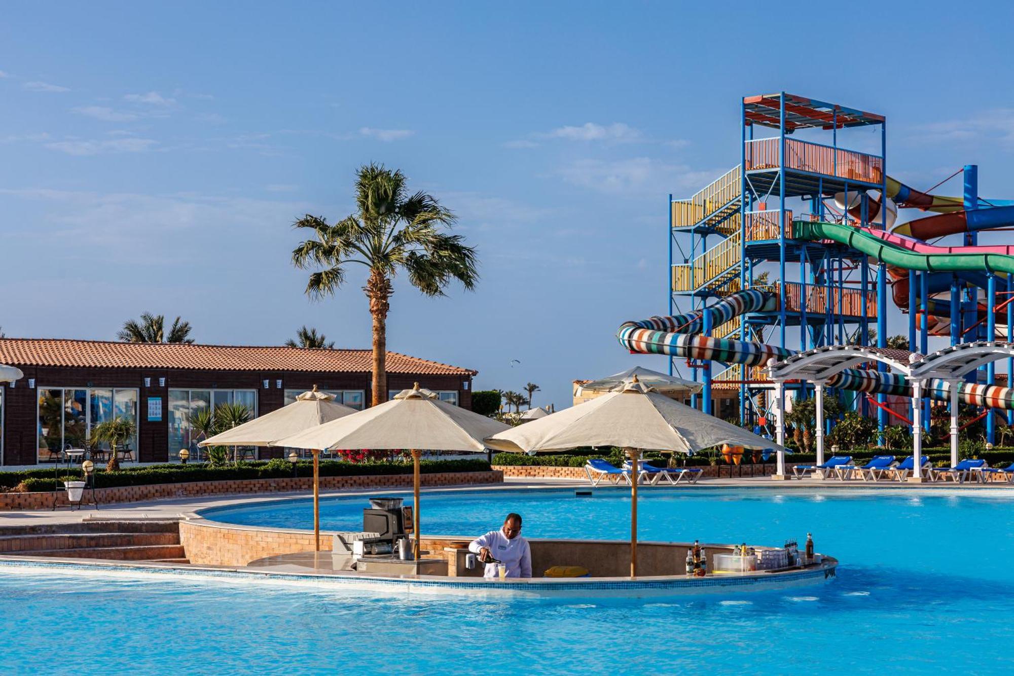 אתר נופש Sunrise Alora Aqua Park 4*