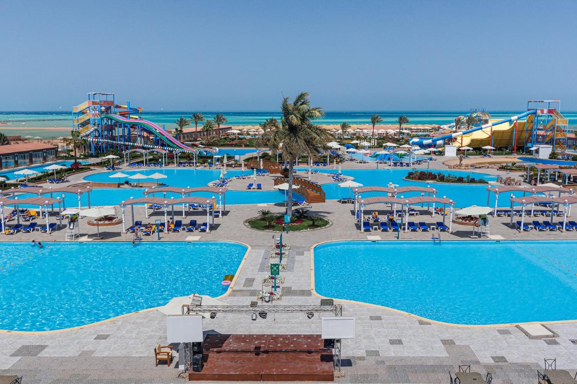 אתר נופש Sunrise Alora Aqua Park הורגהדה
