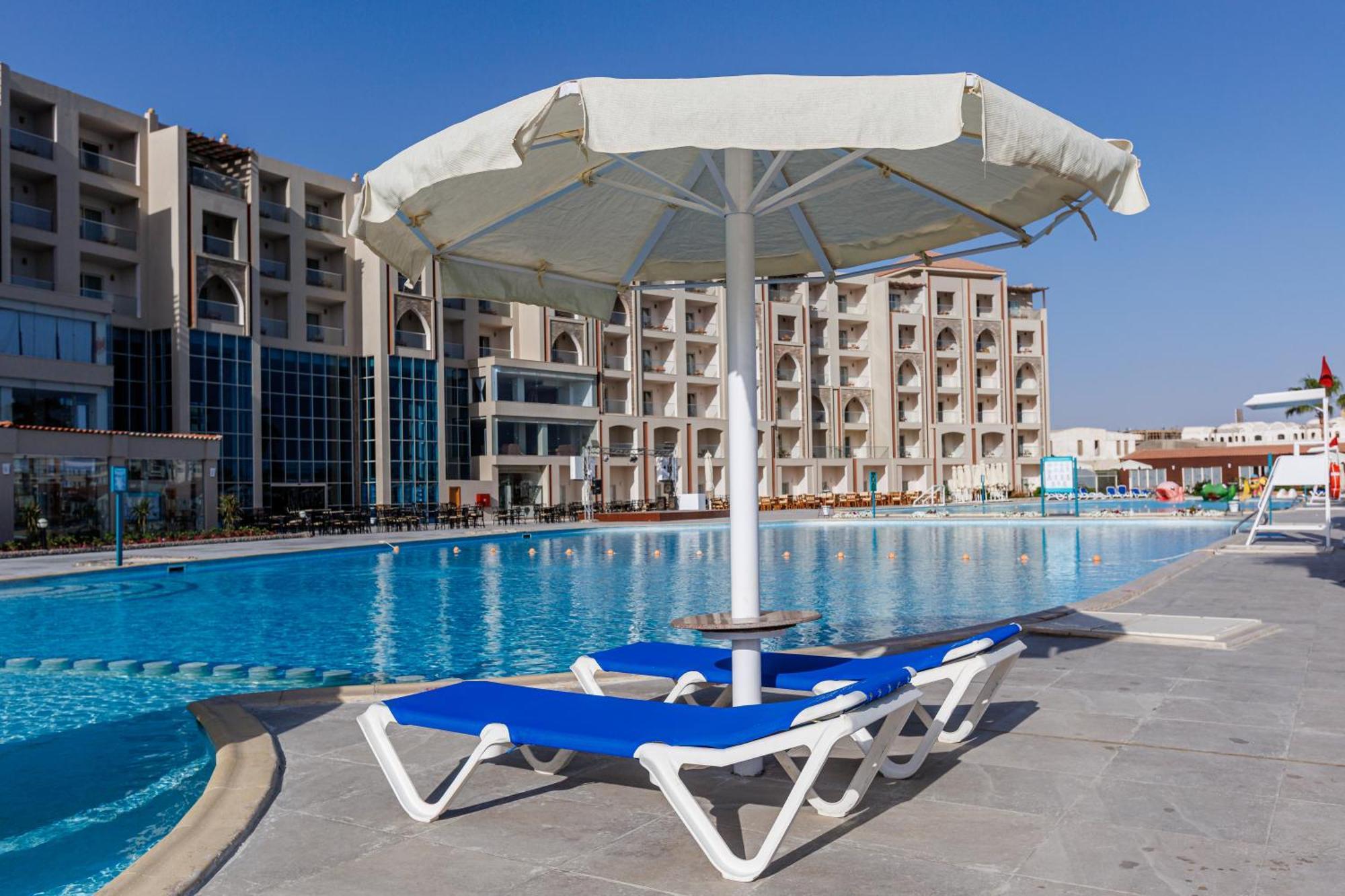 Sunrise Alora Aqua Park הורגהדה