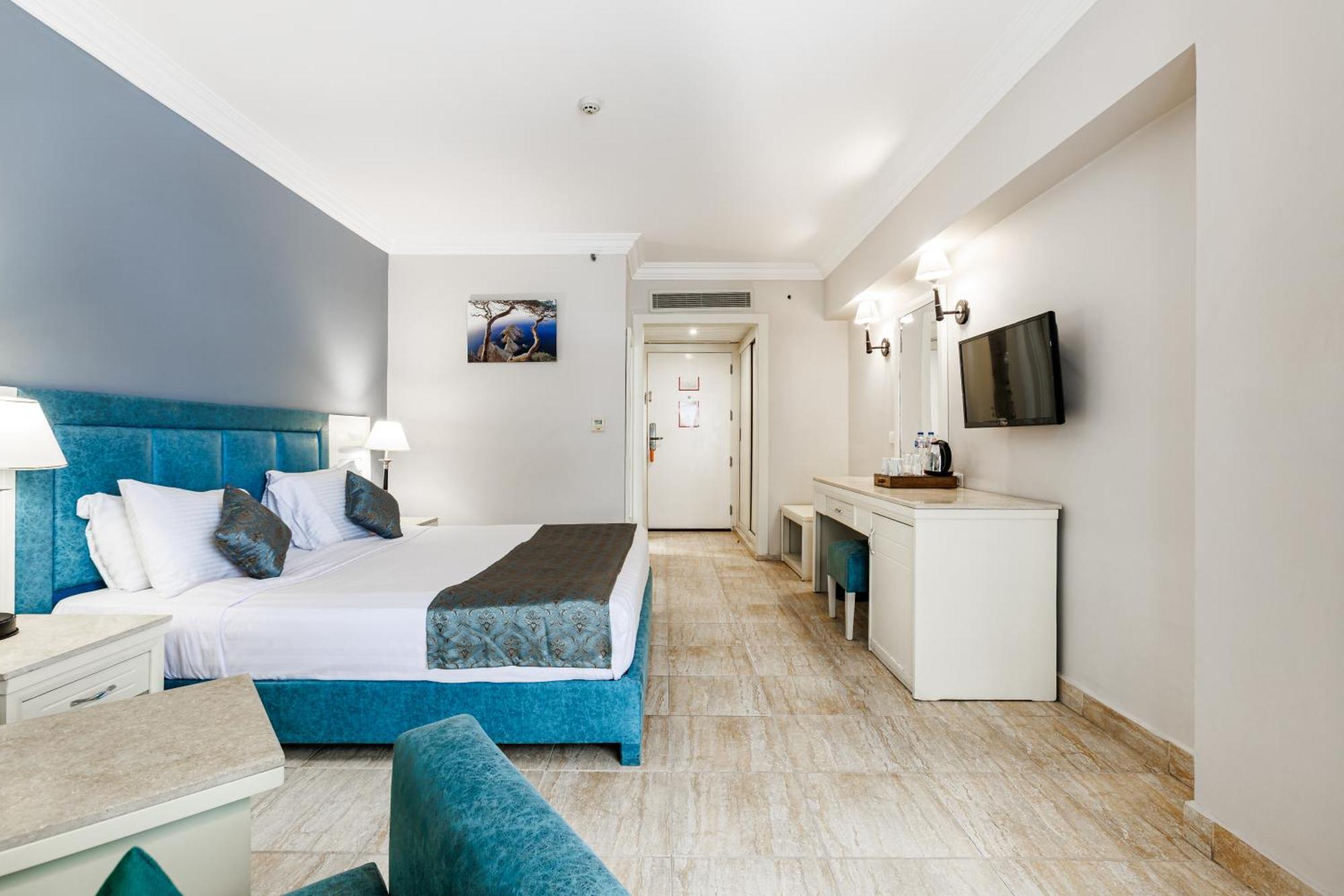 אתר נופש Sunrise Alora Aqua Park 4*